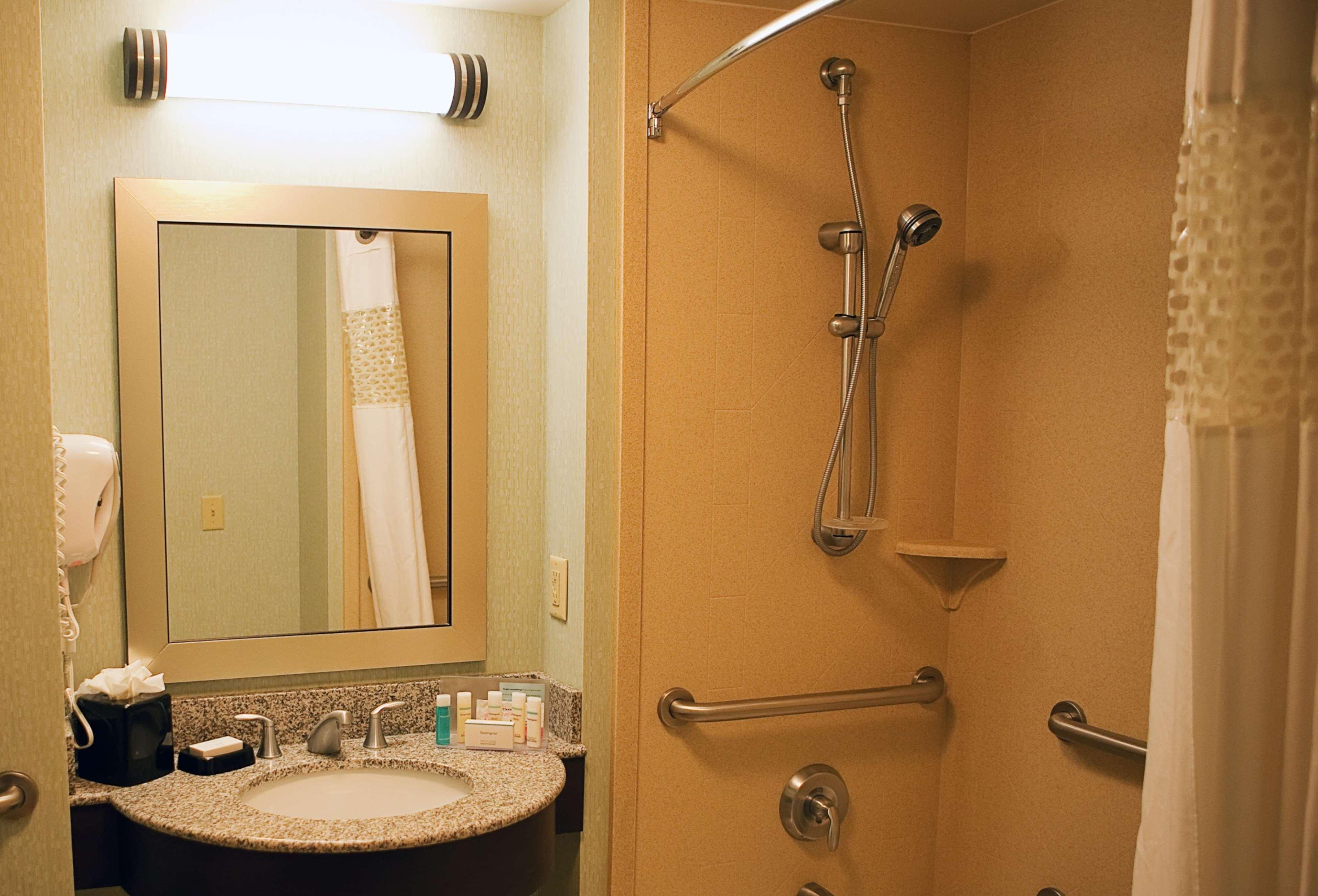Hampton Inn Colby Ngoại thất bức ảnh