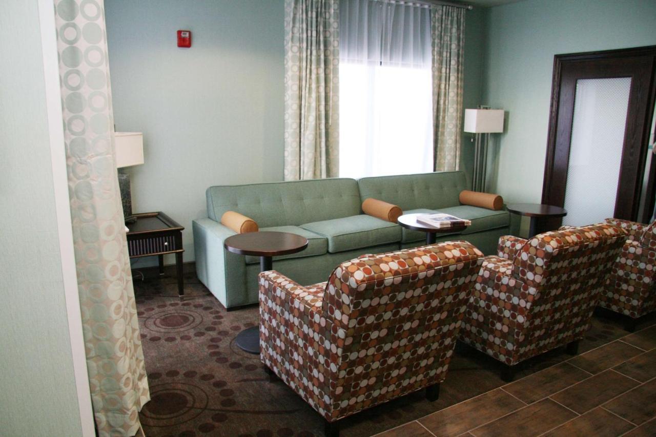 Hampton Inn Colby Ngoại thất bức ảnh