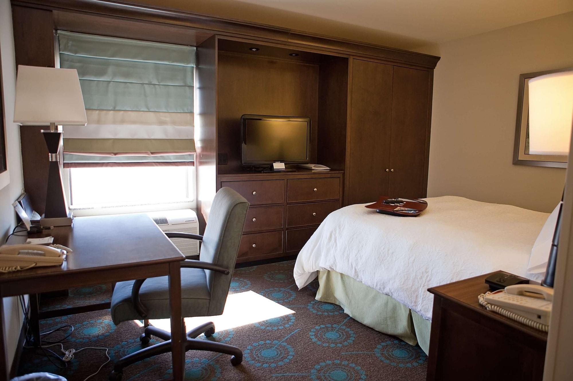 Hampton Inn Colby Ngoại thất bức ảnh