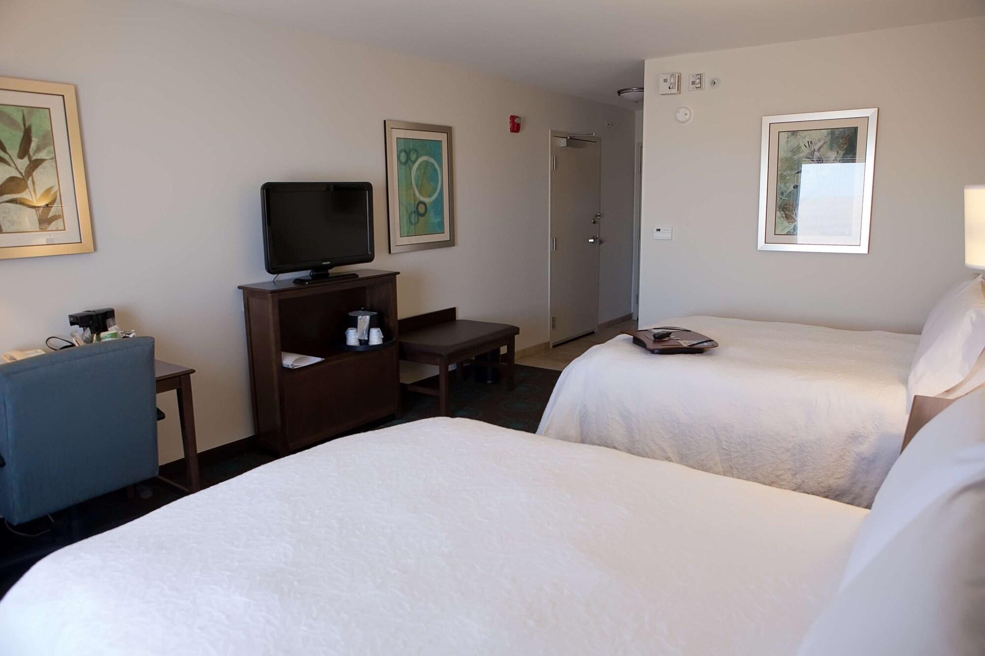 Hampton Inn Colby Ngoại thất bức ảnh