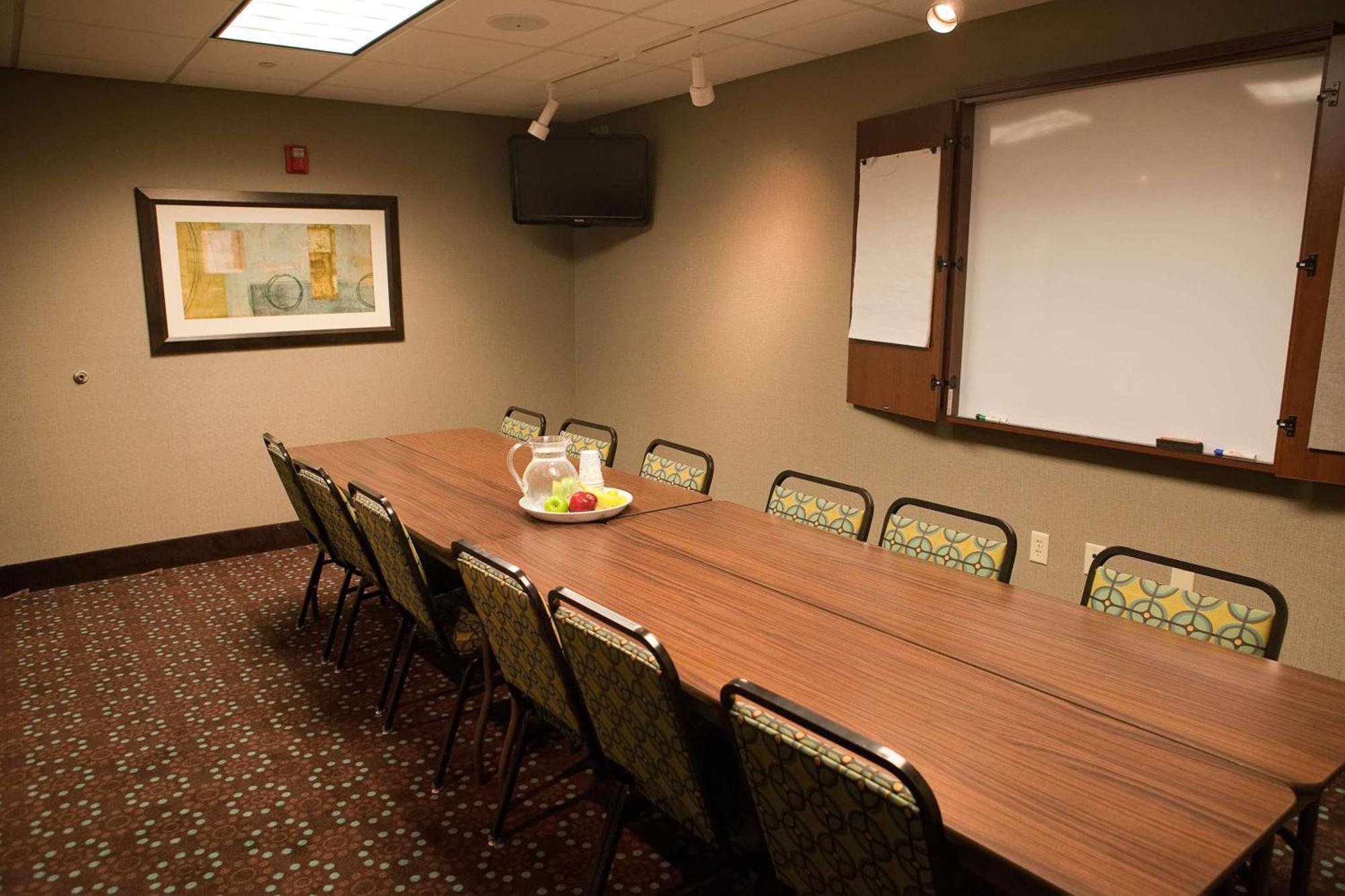 Hampton Inn Colby Ngoại thất bức ảnh