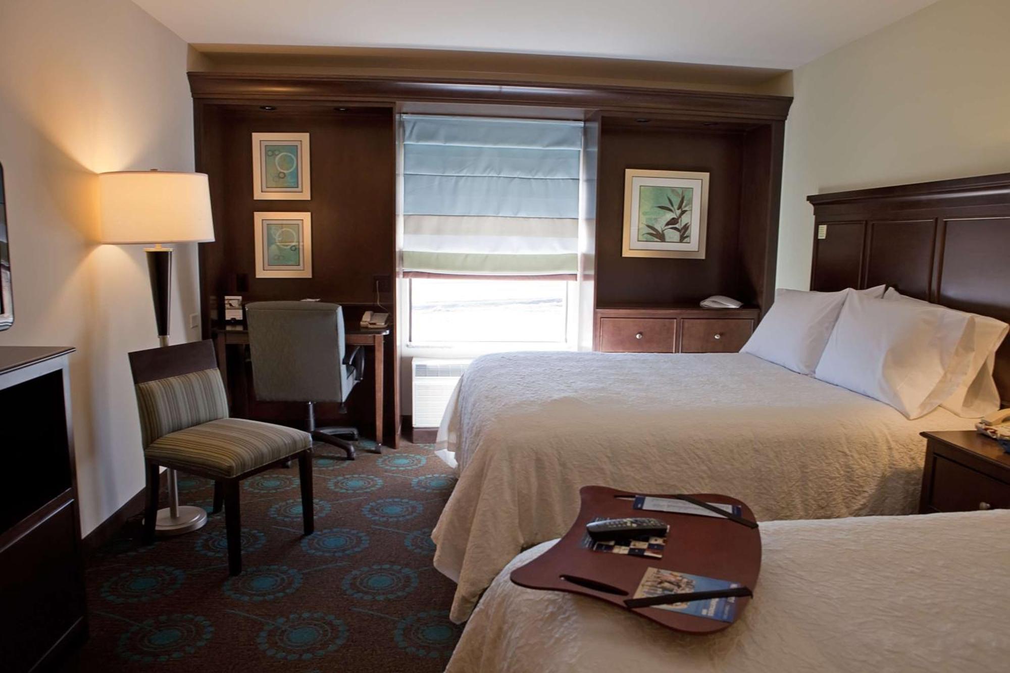Hampton Inn Colby Ngoại thất bức ảnh