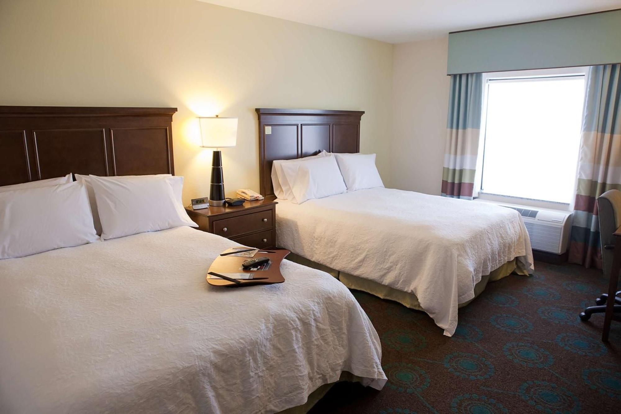 Hampton Inn Colby Ngoại thất bức ảnh
