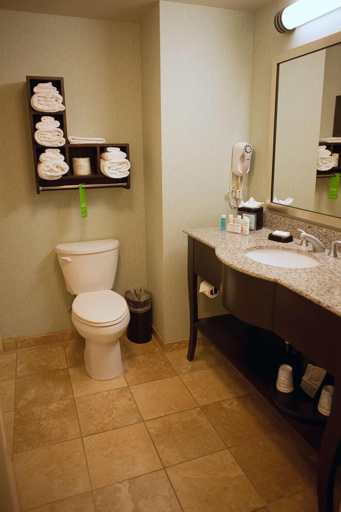 Hampton Inn Colby Ngoại thất bức ảnh
